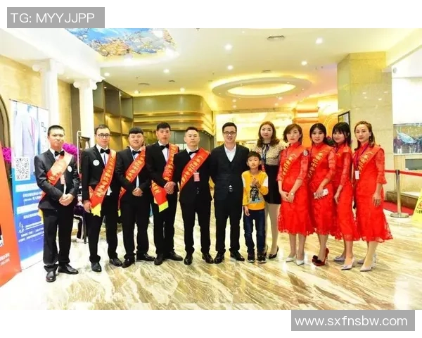 足球明星们齐聚一堂送祝福微信图片传递新春喜悦与团圆温情